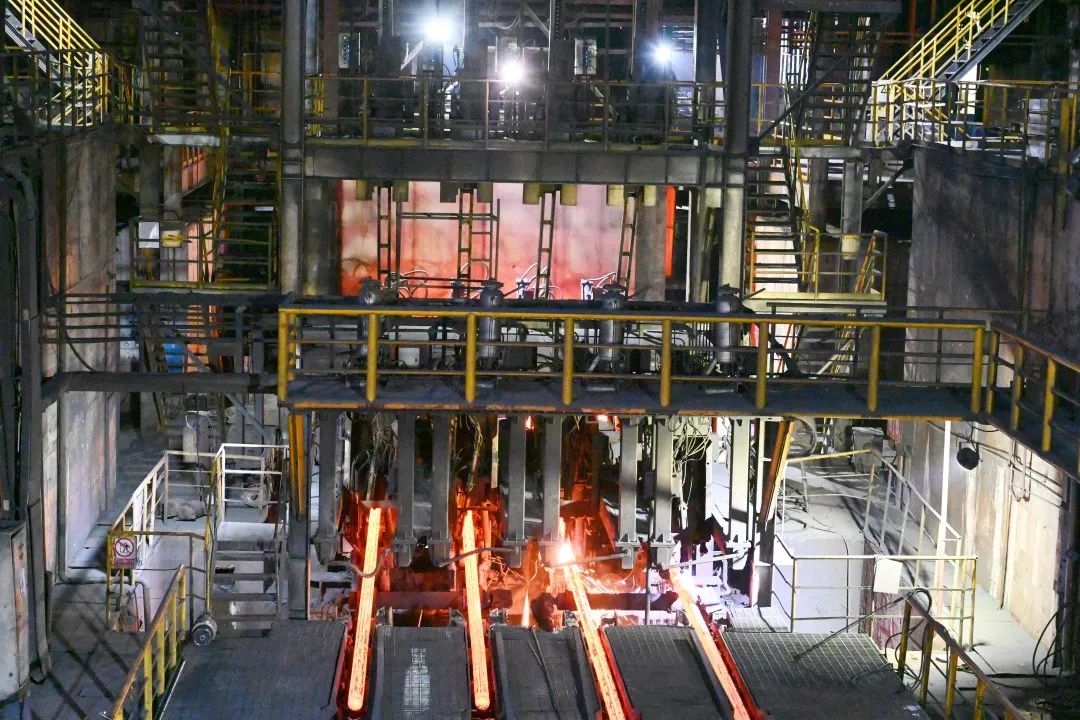 【學(xué)思想 強黨性 重實踐 建新功】以學(xué)促干 煉鋼廠刷新日產(chǎn)紀錄